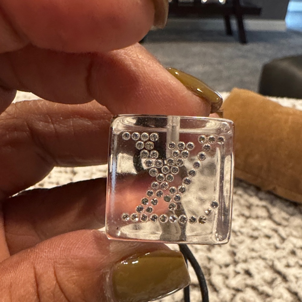 Louis Vuitton Clear and Gold Hair Accessory🥳🥳❌❌ - Picture 4 of 6